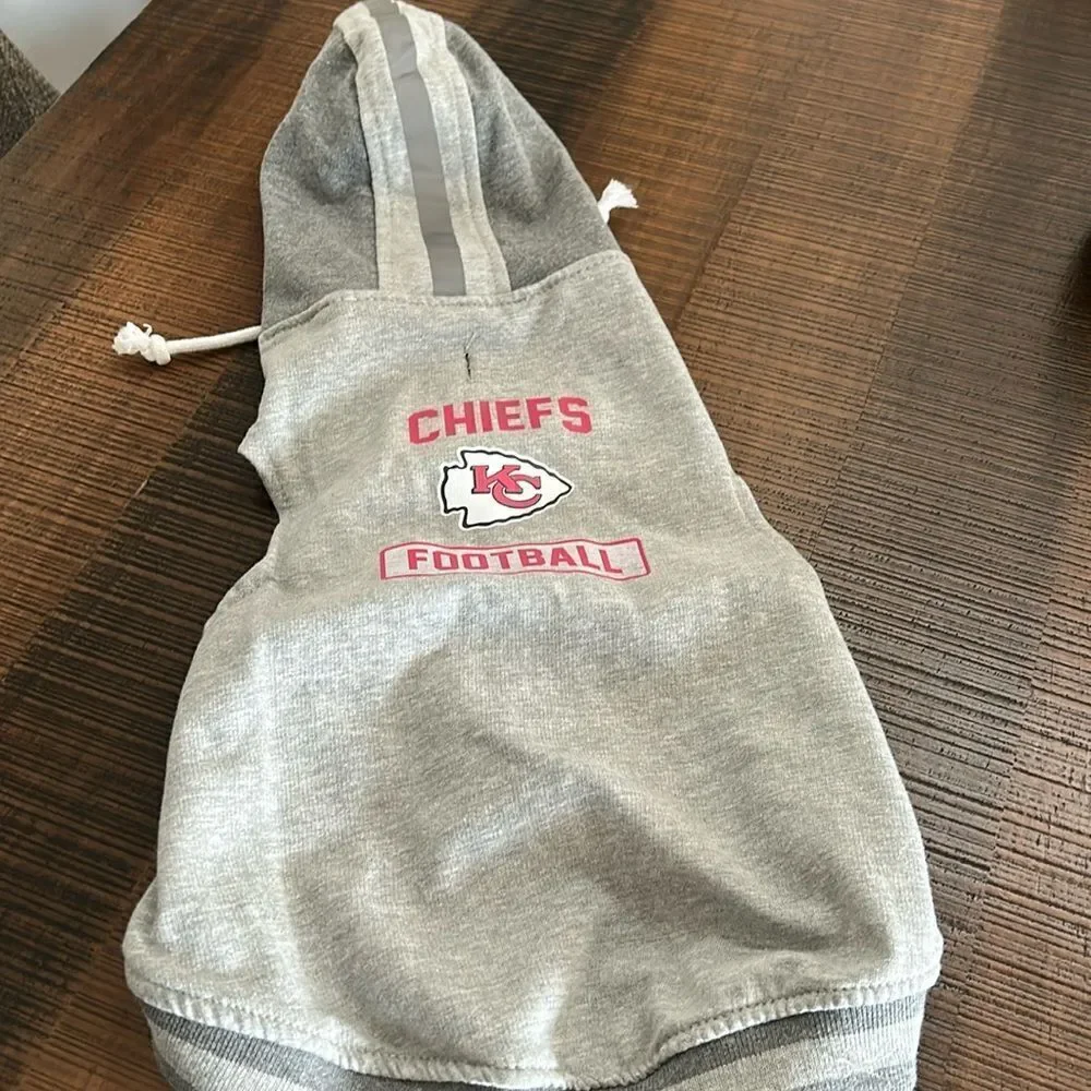Chief fans - pet sweatshirt  Brand new